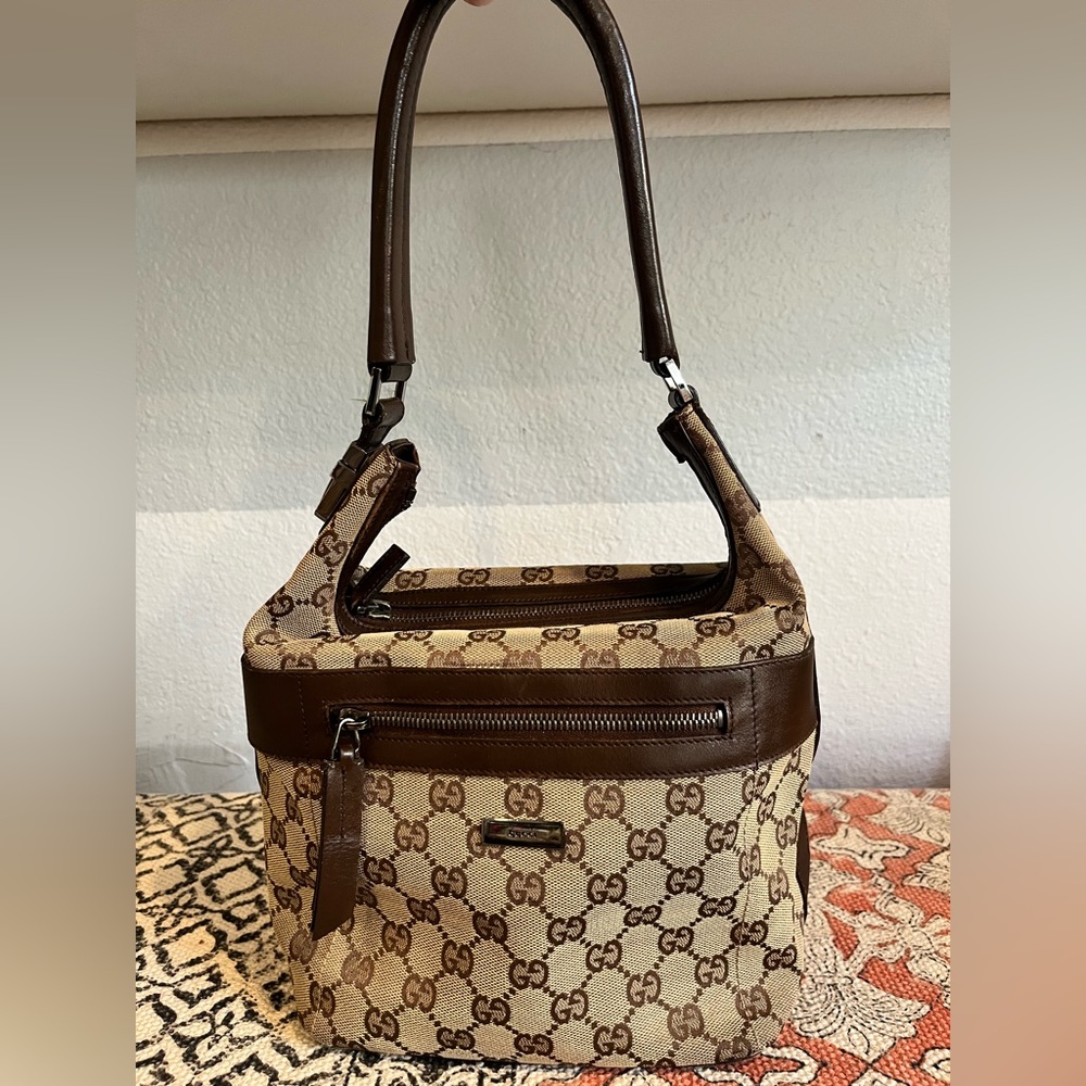 Gucci shoulder bag